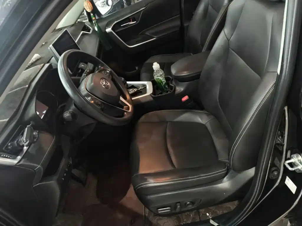Toyota RAV4 — миниатюра 15