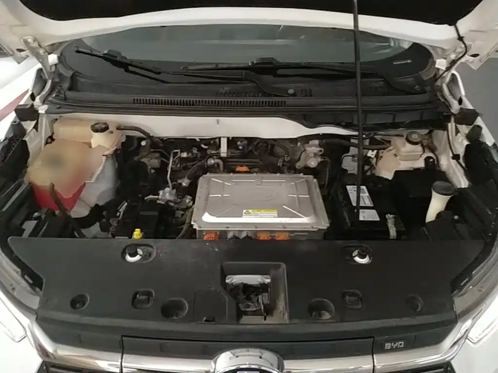 BYD Yuan EV — миниатюра 20