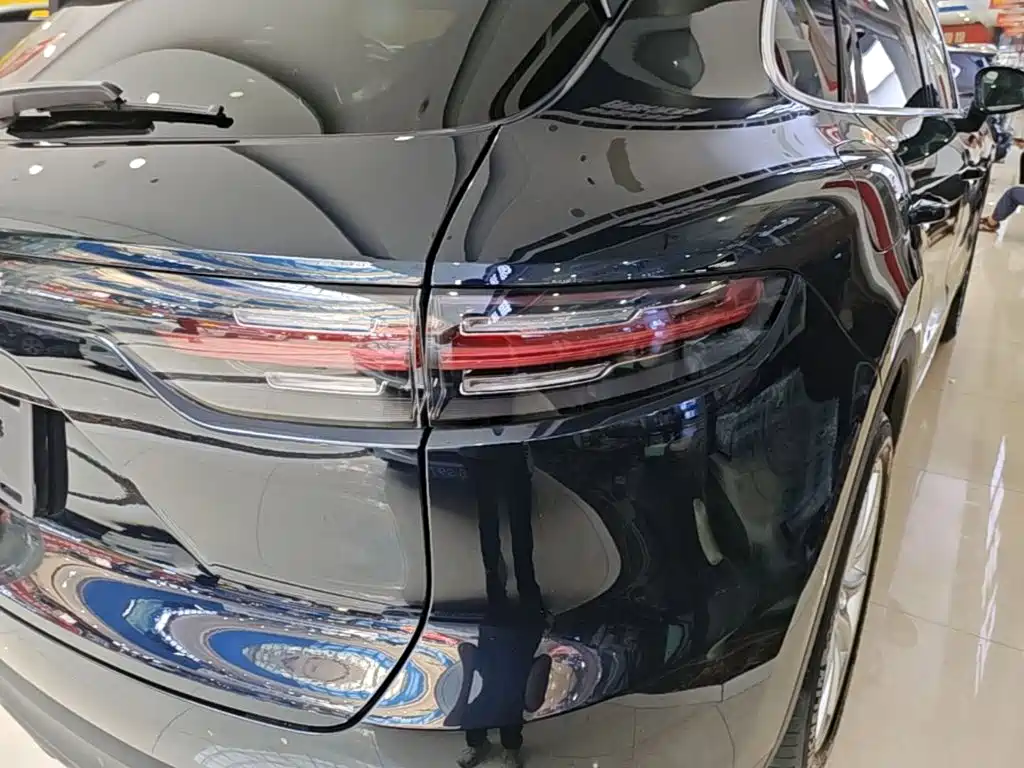 Porsche Cayenne — миниатюра 8