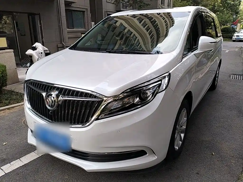 Buick GL8 — миниатюра 2