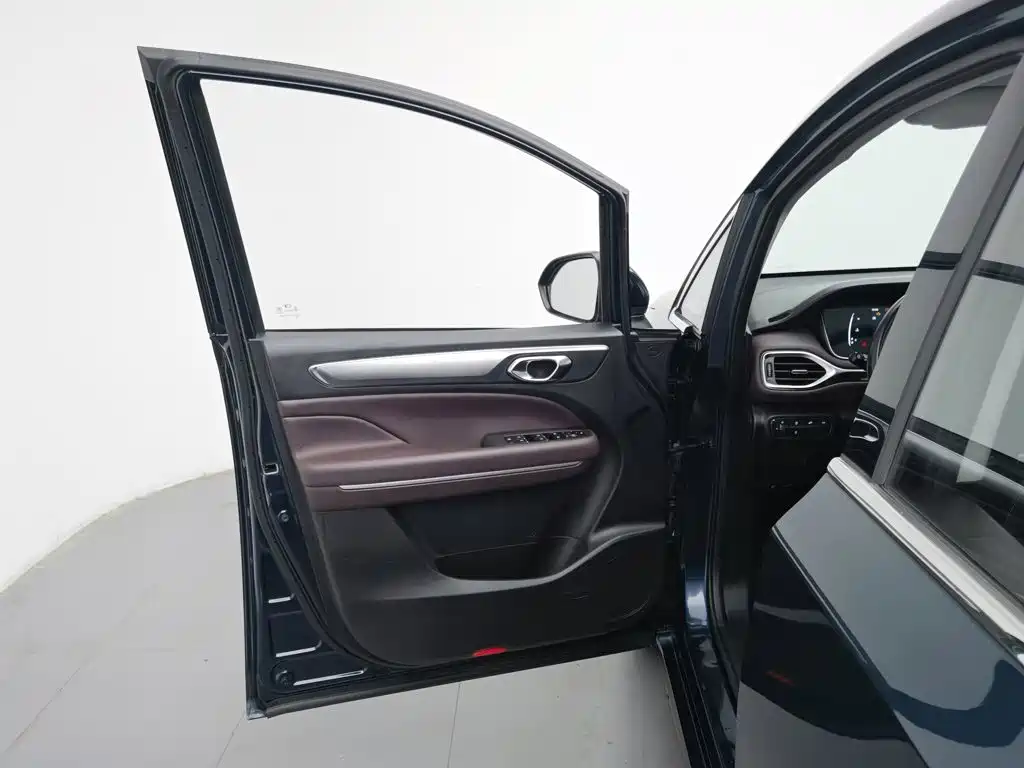 GAC Motor Trumpchi M6 — миниатюра 8