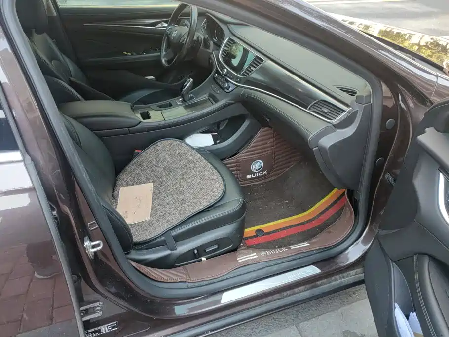 Buick LaCrosse — миниатюра 8