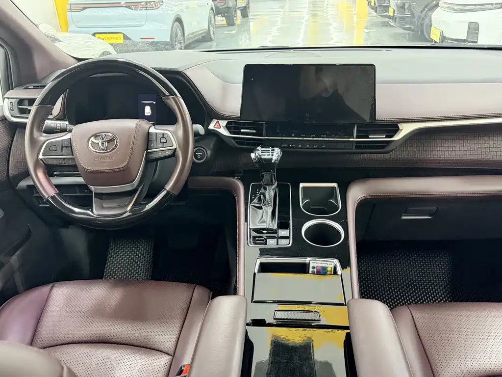 Toyota Sienna — миниатюра 5