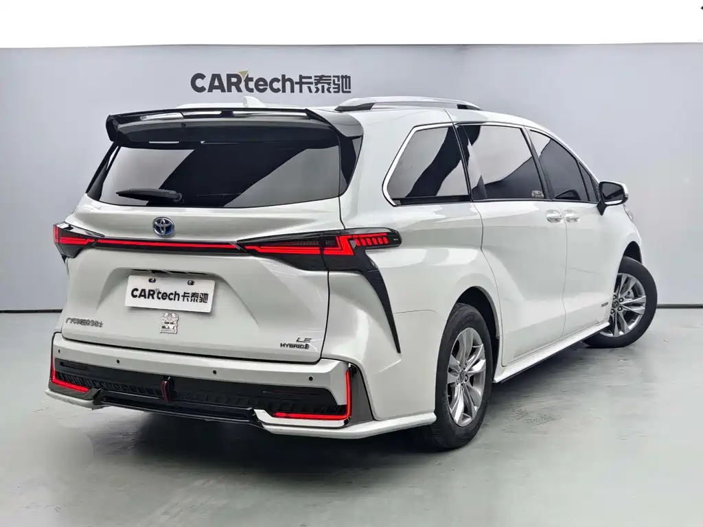 Toyota Sienna — миниатюра 10