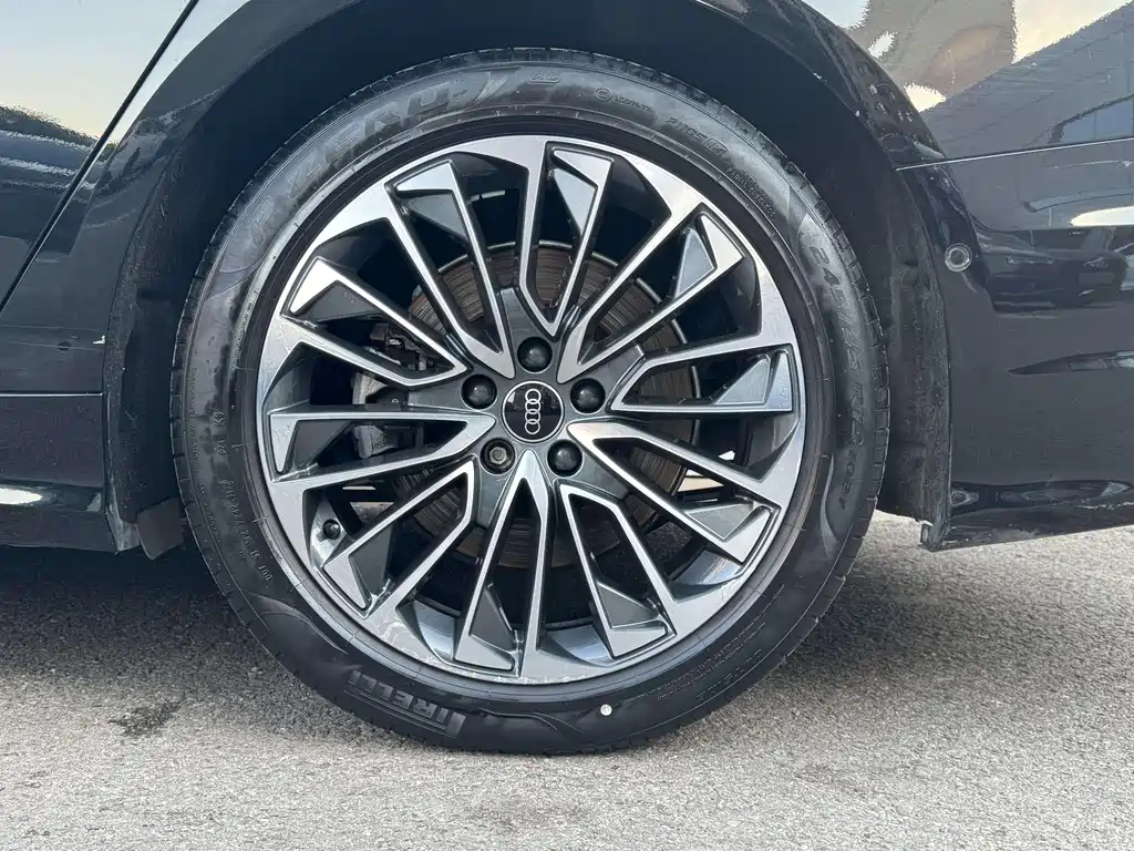 Audi A6L New Energy — миниатюра 27