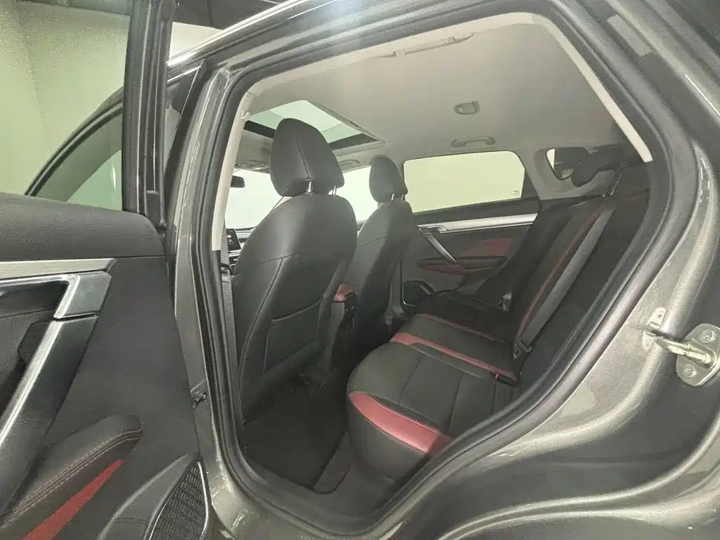 Geely Binyue — миниатюра 9