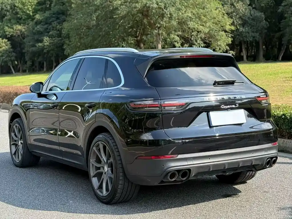 Porsche Cayenne — миниатюра 5