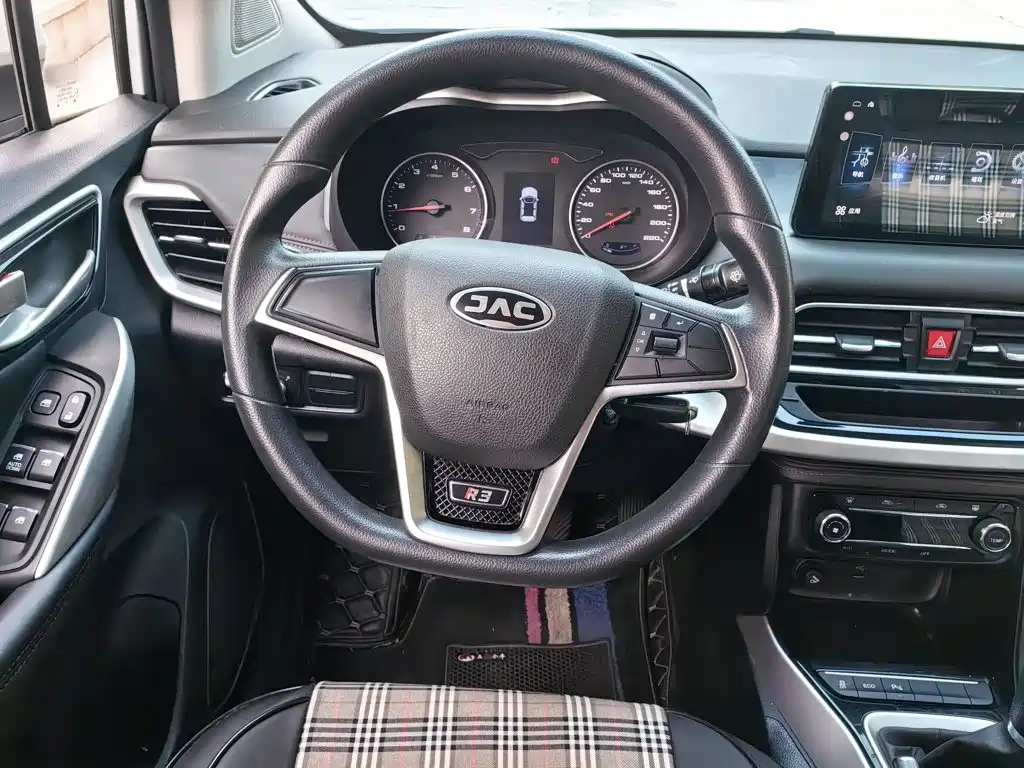 JAC Refine R3 — миниатюра 7