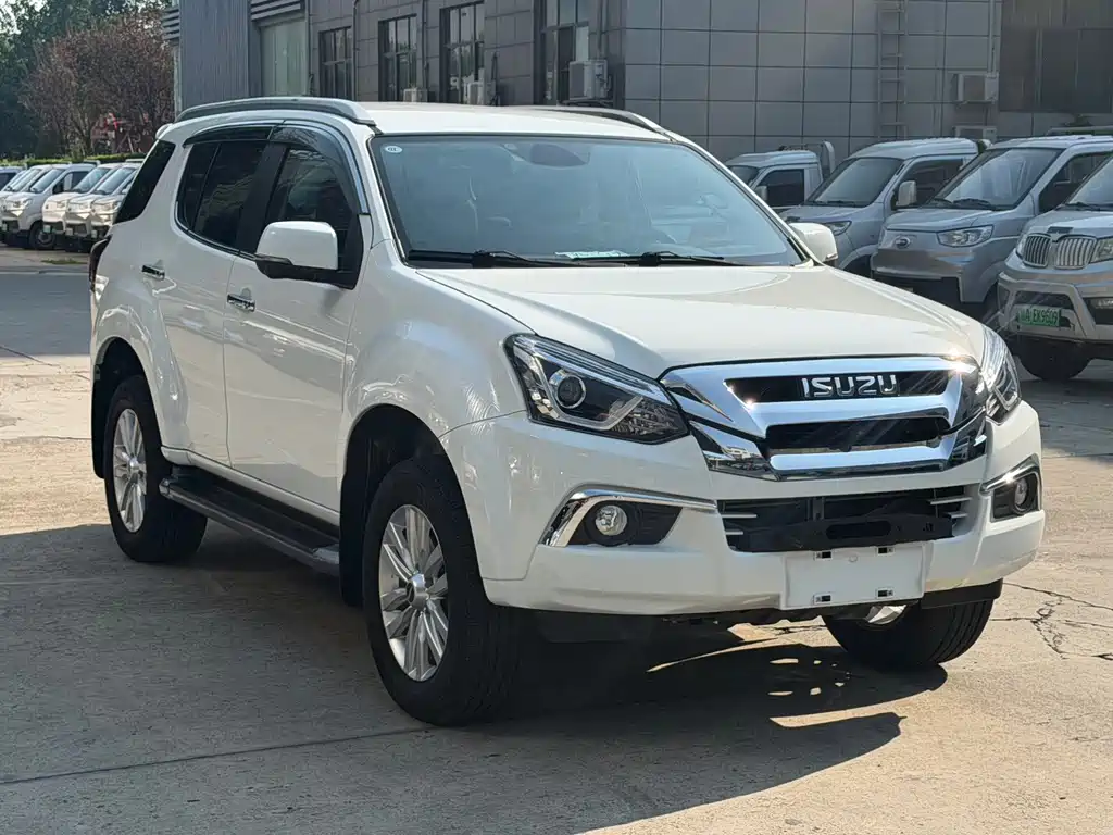 Isuzu MU-X — миниатюра 3