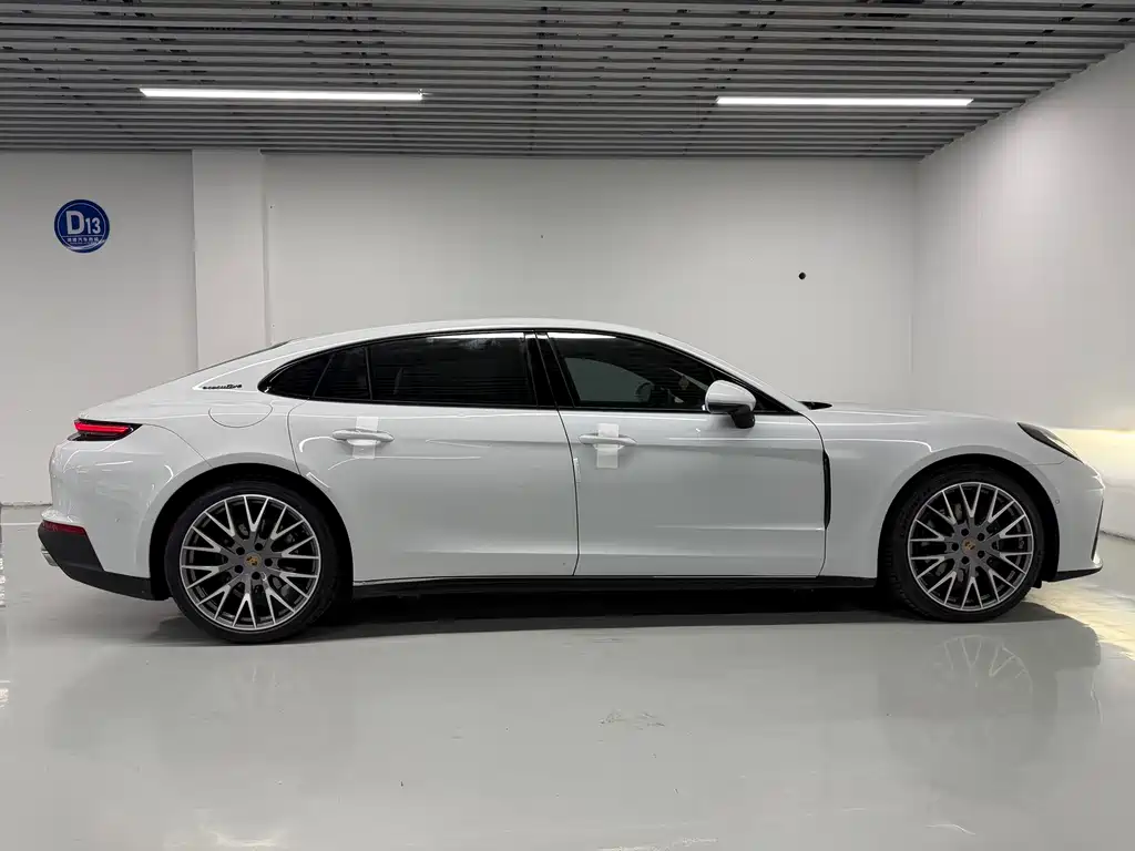 Porsche Panamera — миниатюра 4
