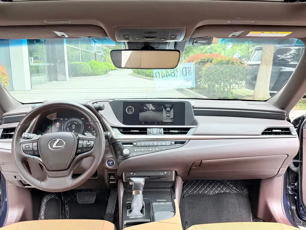 Lexus ES — миниатюра 11