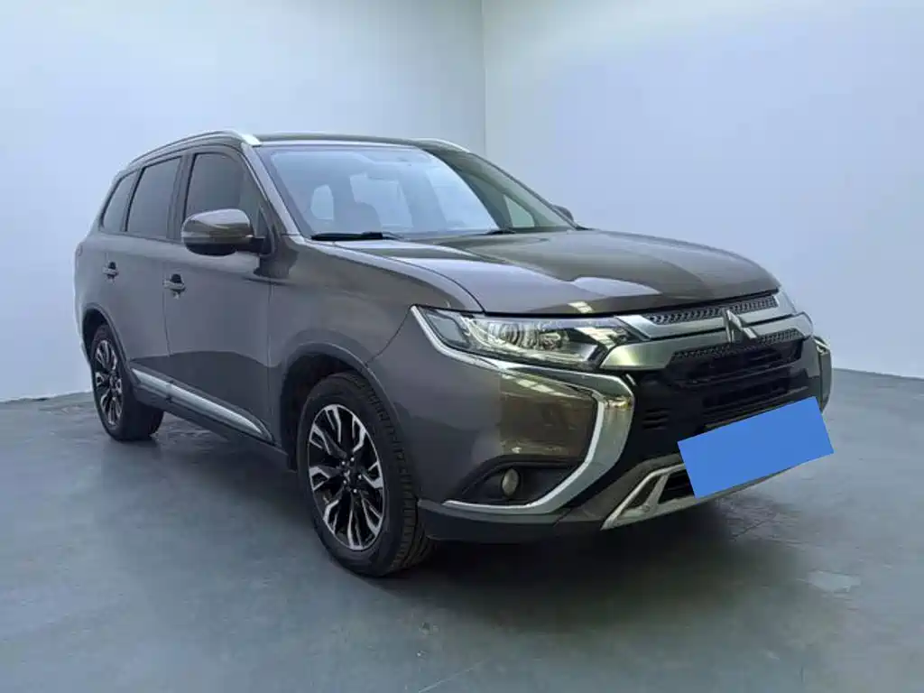 Mitsubishi Outlander — миниатюра 3