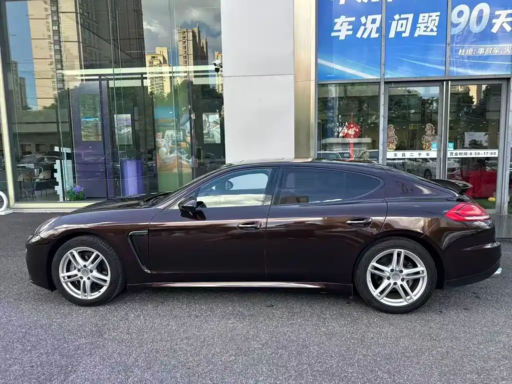 Porsche Panamera — миниатюра 2