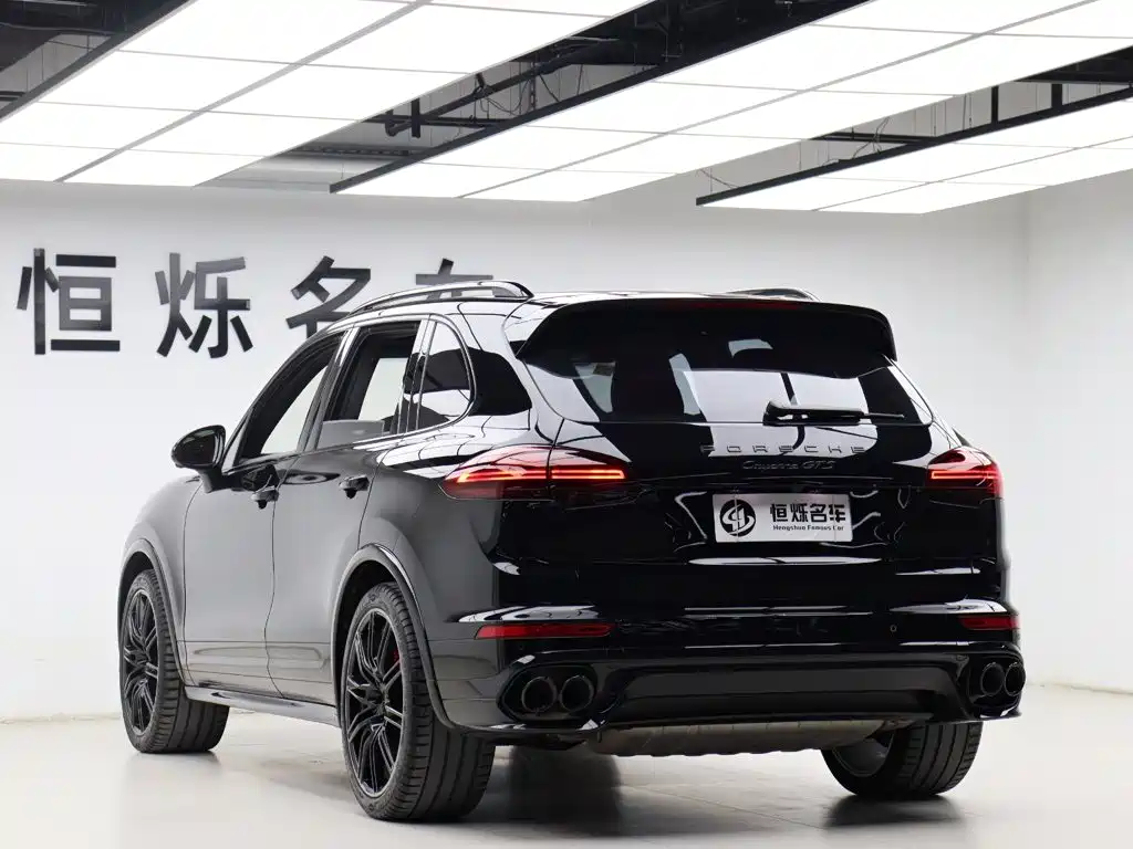 Porsche Cayenne — миниатюра 27