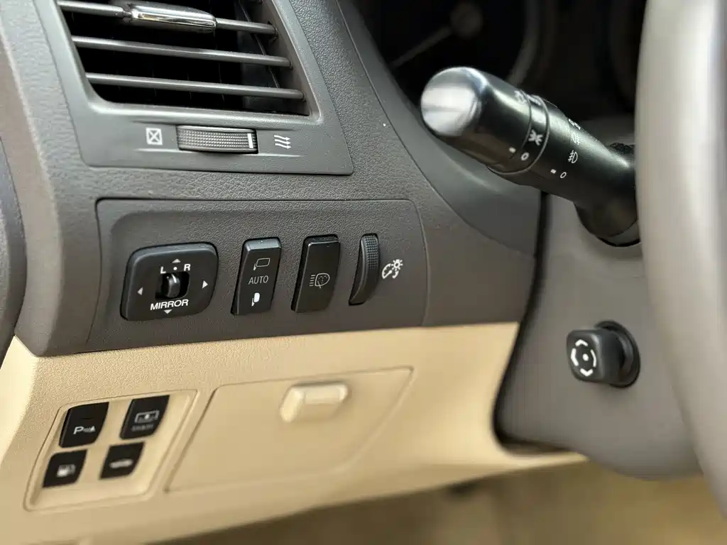 Lexus ES — миниатюра 6