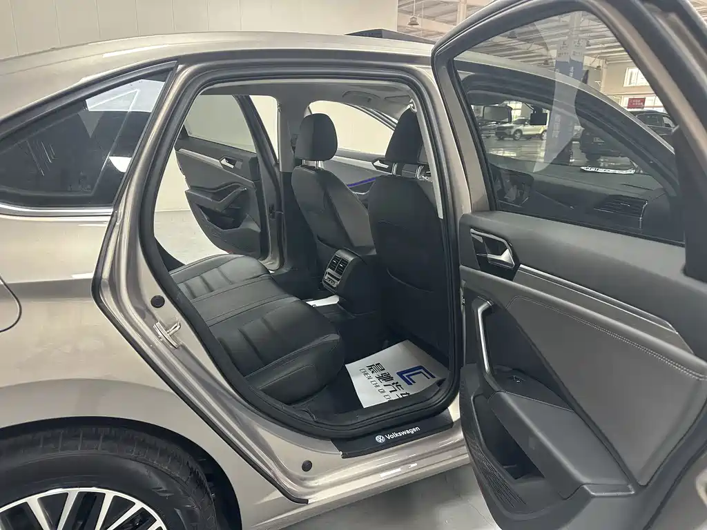 Volkswagen Sagitar — миниатюра 14