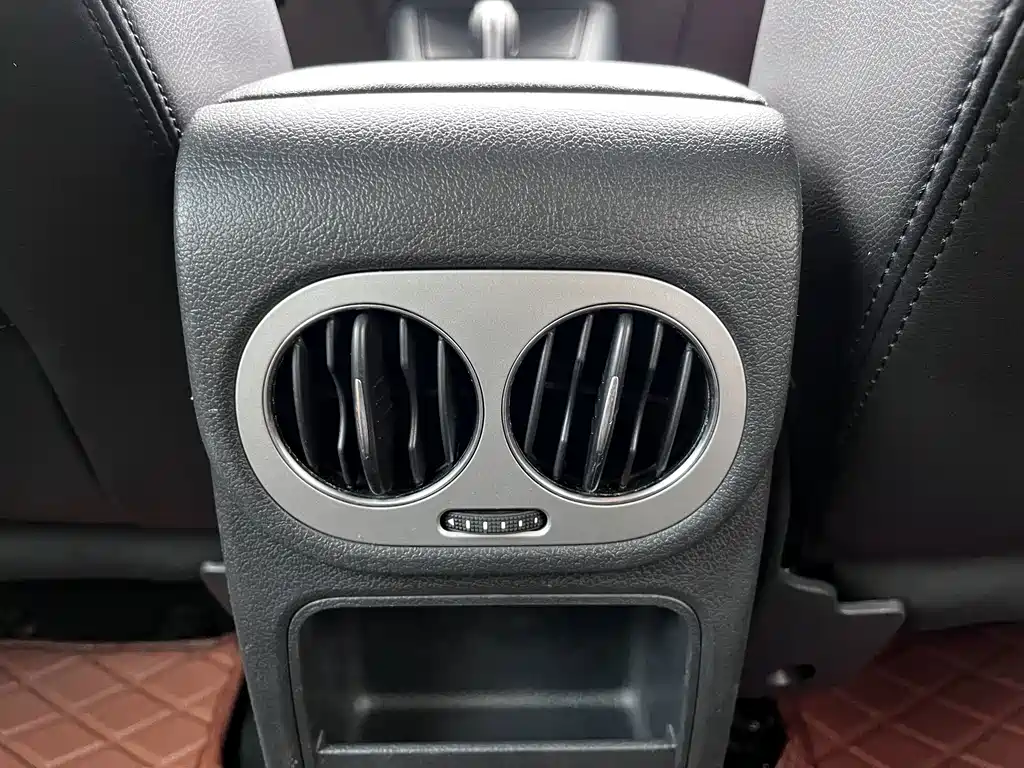 Volkswagen Tiguan — миниатюра 13