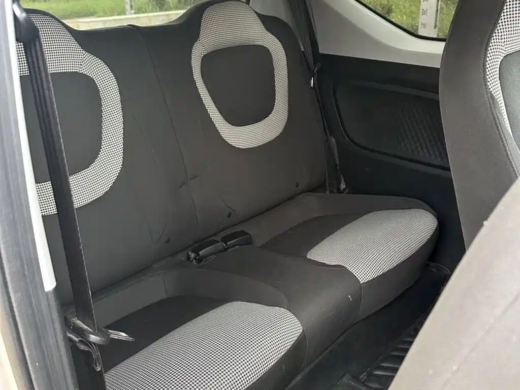 Wuling MINIEV — миниатюра 8