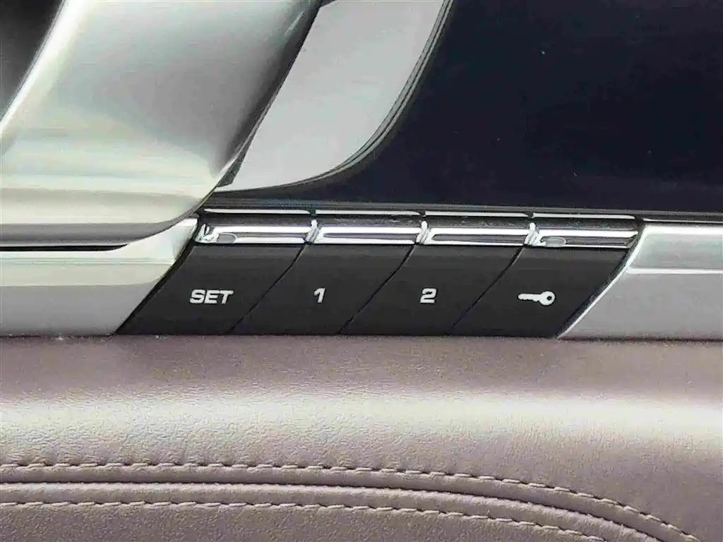 Porsche Panamera — миниатюра 15