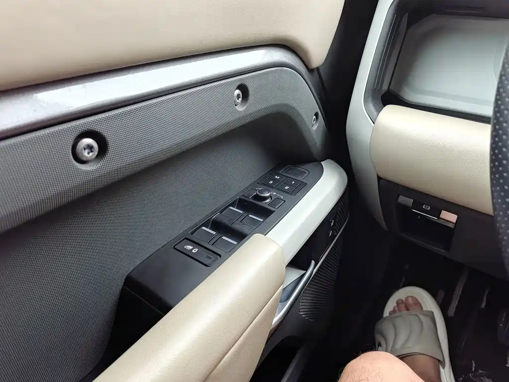 Land Rover Defender — миниатюра 7