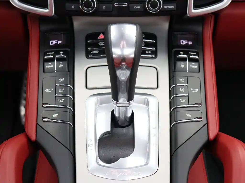 Porsche Cayenne — миниатюра 21
