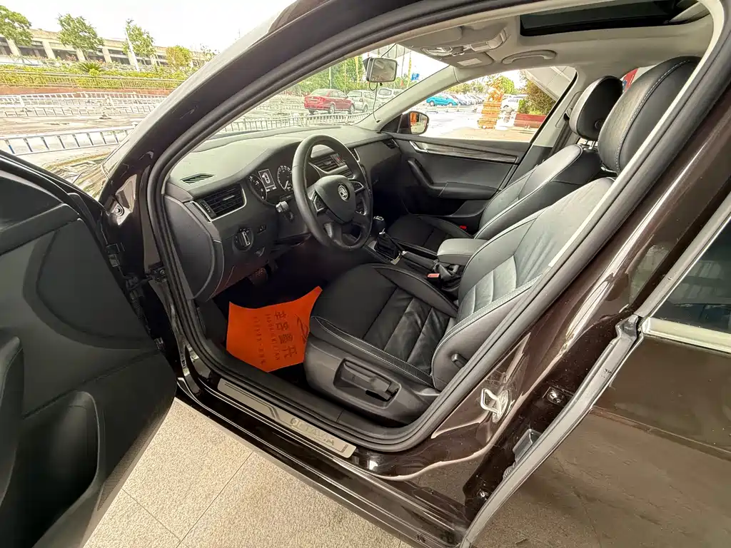 Skoda Octavia — миниатюра 9