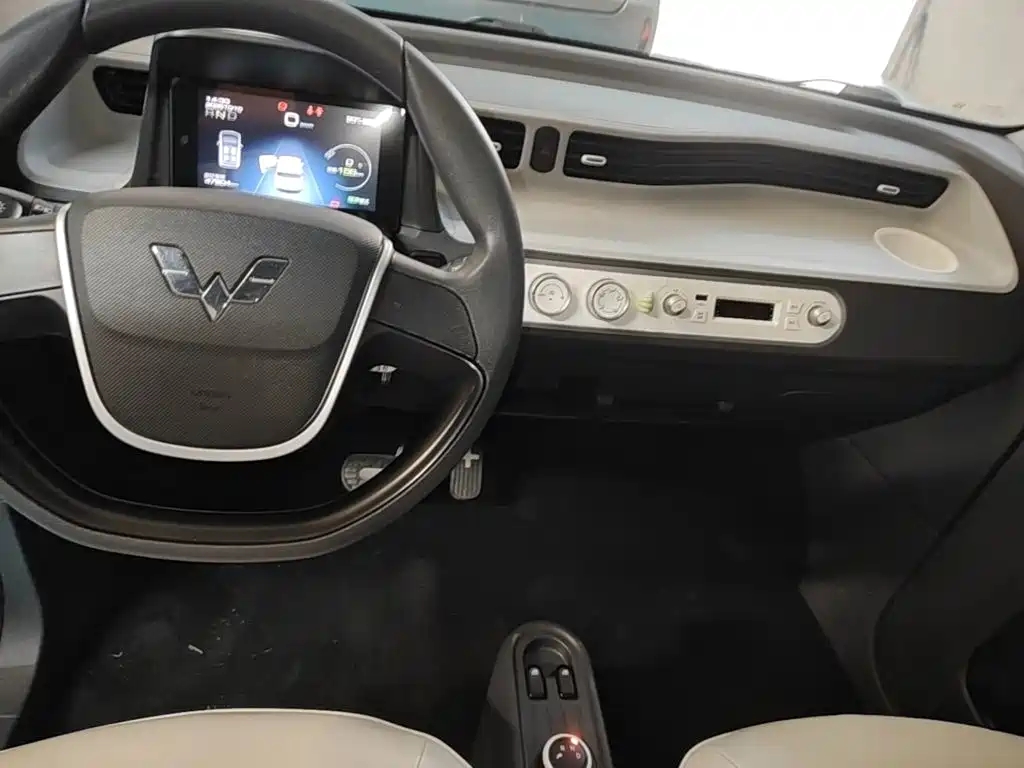 Wuling MINIEV — миниатюра 13