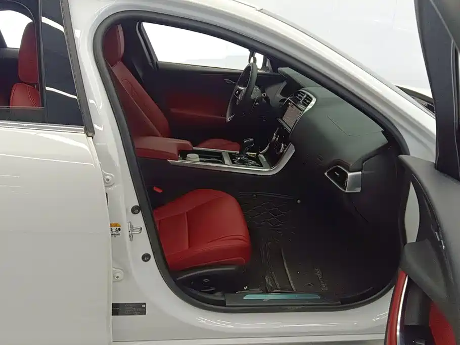 Jaguar XEL — миниатюра 8