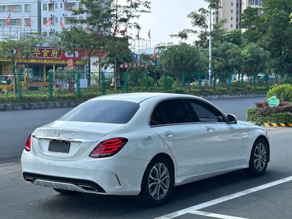 Mercedes-Benz C-Class — миниатюра 8