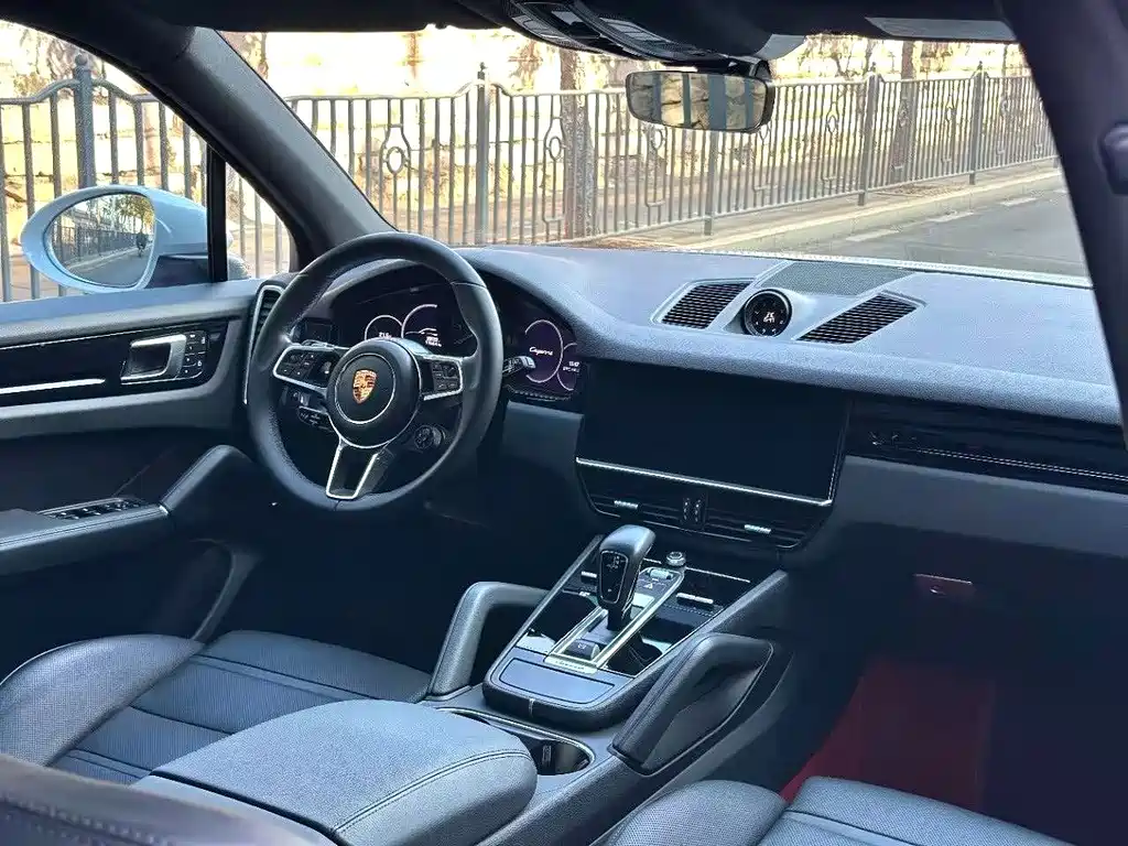 Porsche Cayenne Hybrid — миниатюра 4