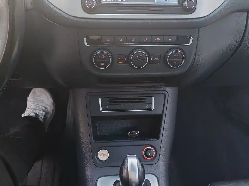 Volkswagen Tiguan — миниатюра 13