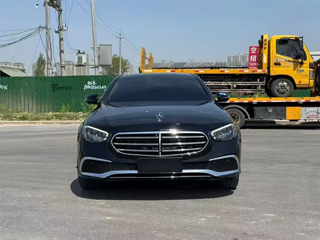 Mercedes-Benz E-Class 2022