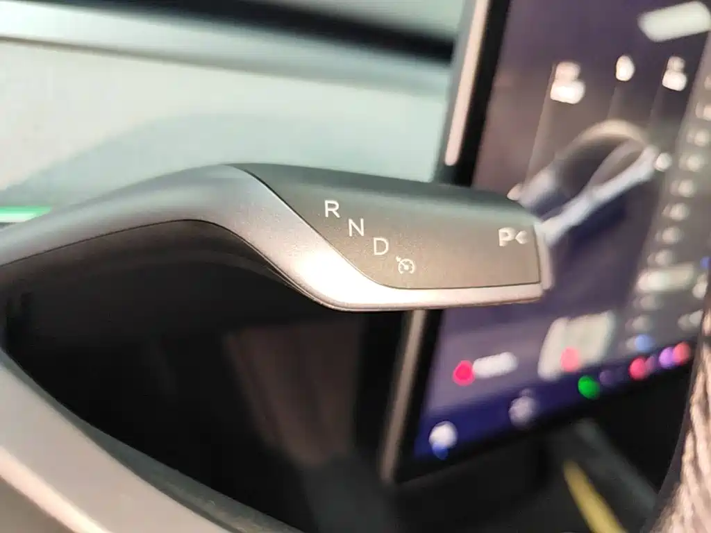 Tesla Model Y — миниатюра 14