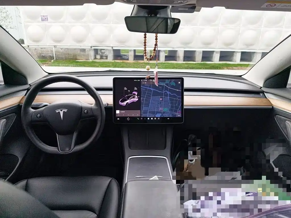 Tesla Model 3 — миниатюра 12