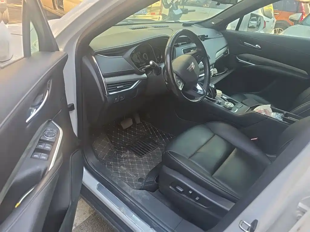 Cadillac XT4 — миниатюра 12