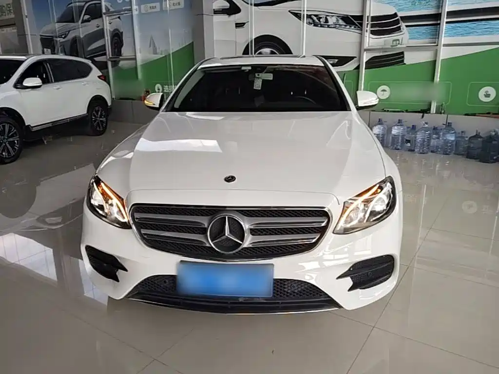 Mercedes-Benz E-Class — миниатюра 3