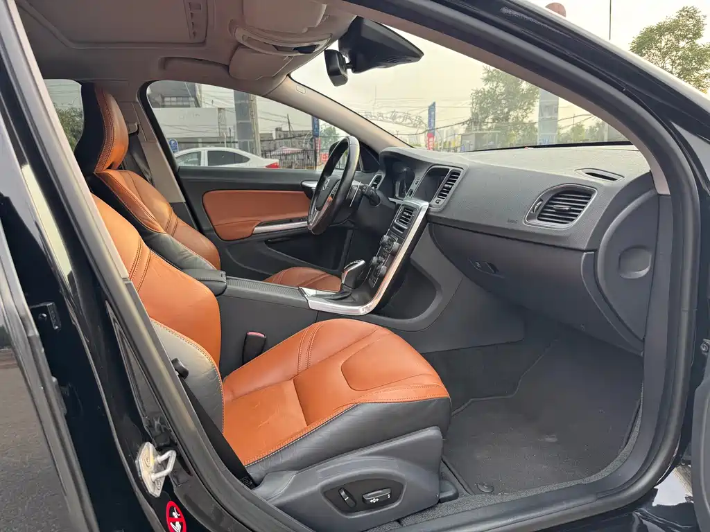 Volvo V60 — миниатюра 11