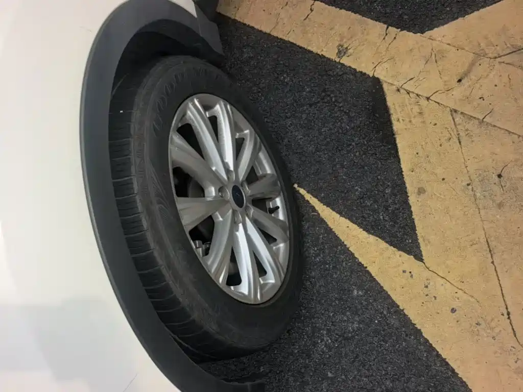 Ford Kuga — миниатюра 23