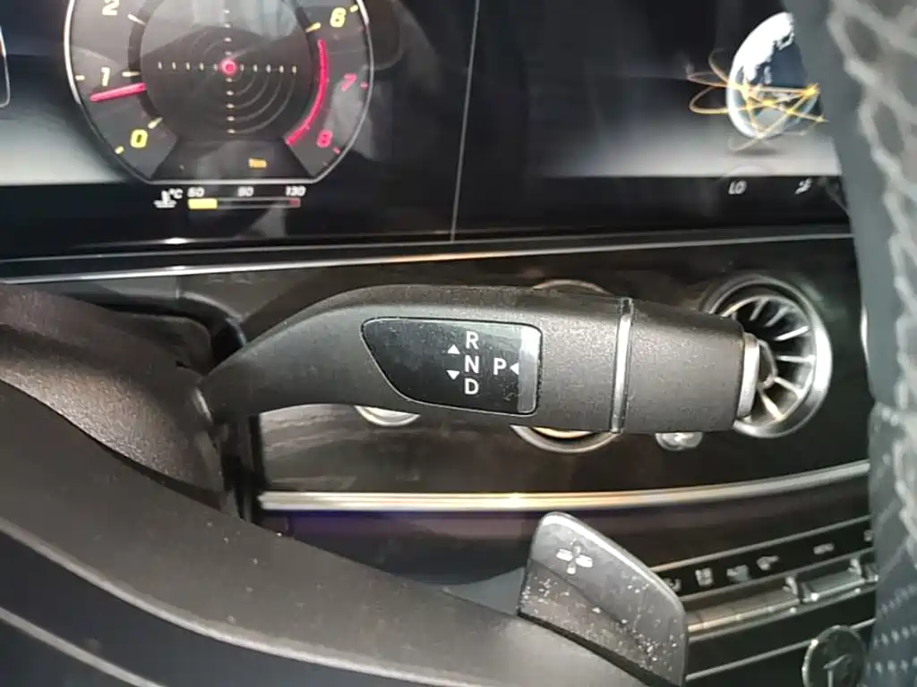Mercedes-Benz E-Class — миниатюра 14