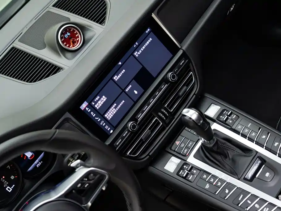 Porsche Macan — миниатюра 12