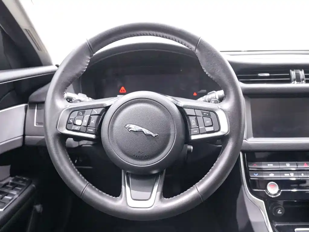 Jaguar XFL — миниатюра 17