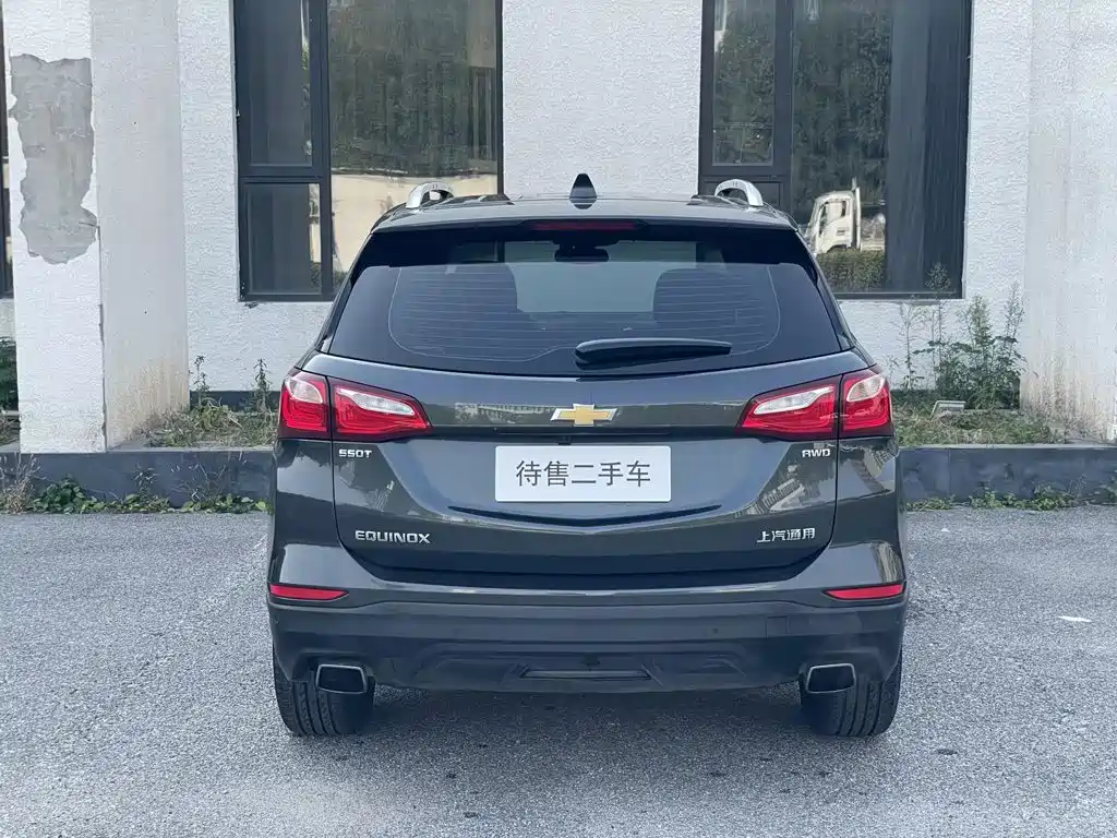 Chevrolet Equinox — миниатюра 13
