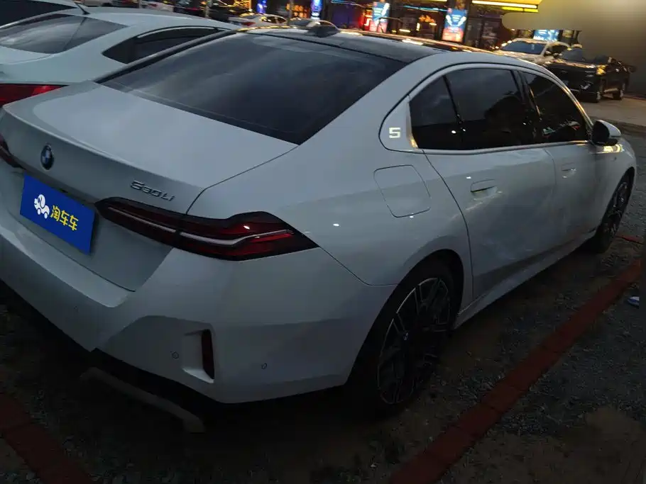 BMW 5 Series — миниатюра 3