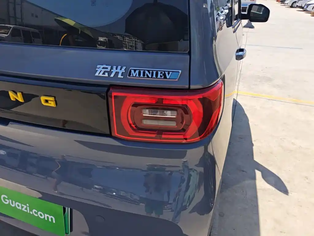 Wuling MINIEV — миниатюра 8