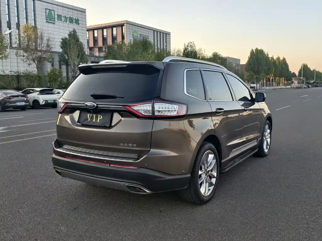 Ford Edge — миниатюра 8