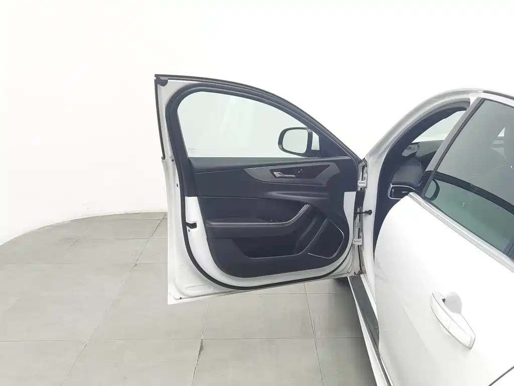 Jaguar XEL — миниатюра 8