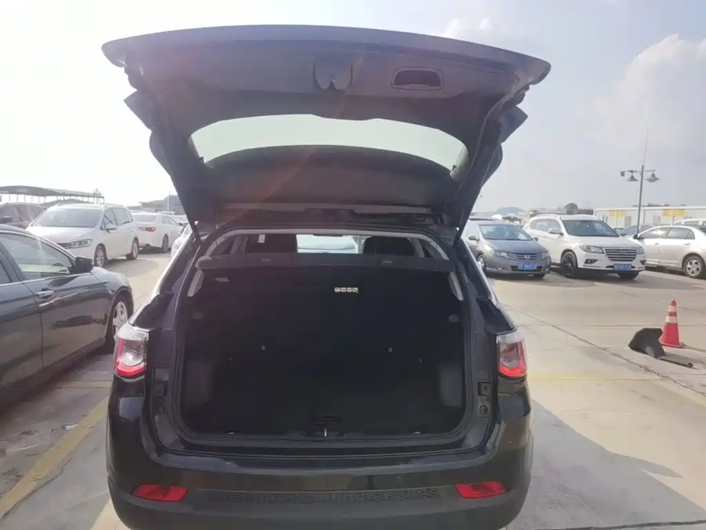 Jeep Compass — миниатюра 19