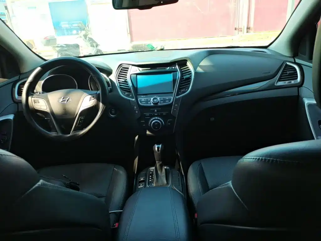 Hyundai Santa Fe — миниатюра 10