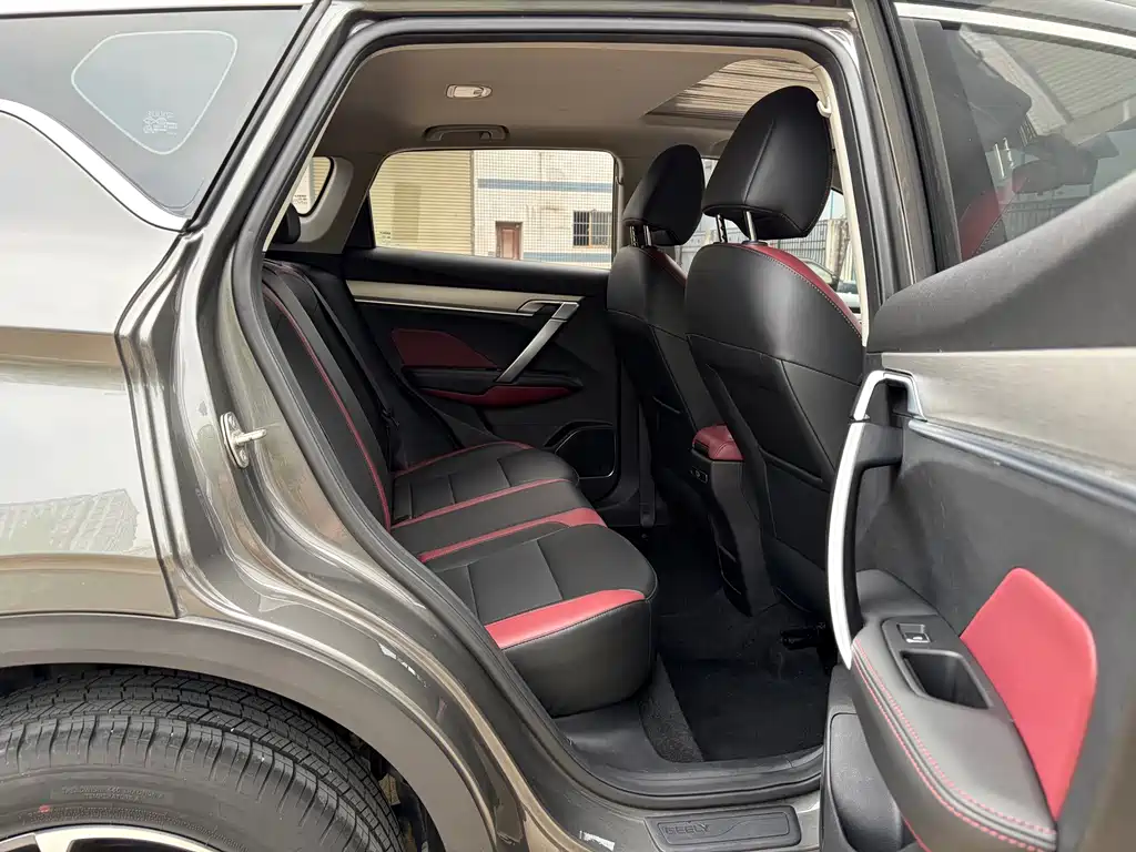 Geely Binyue — миниатюра 10