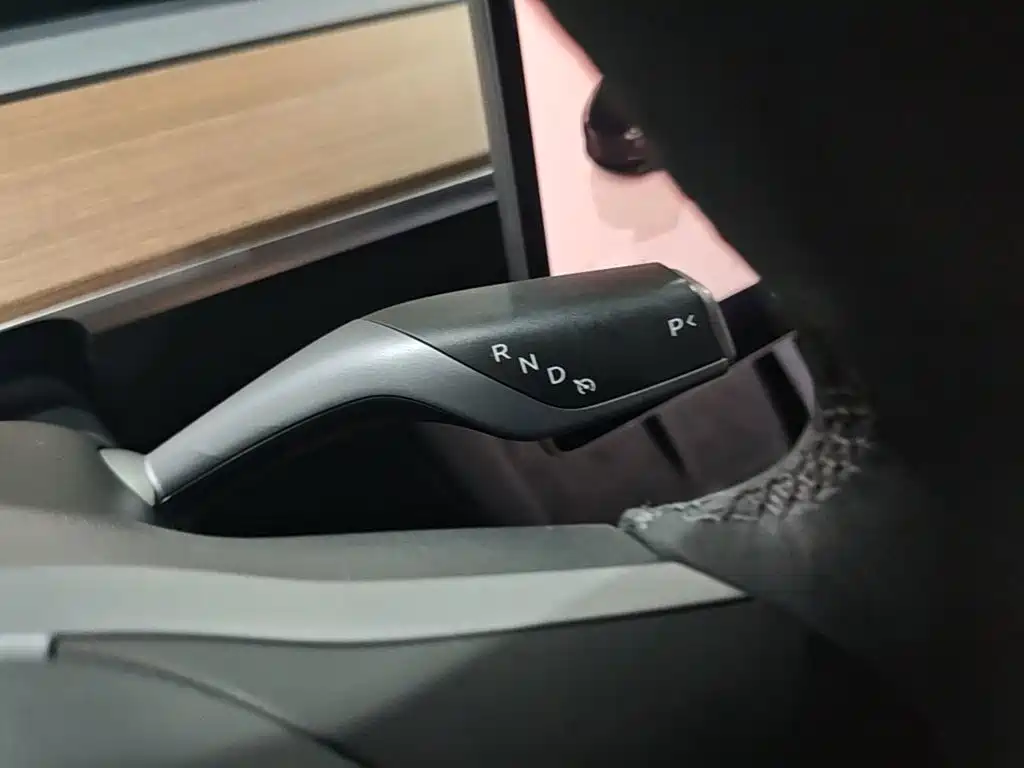 Tesla Model 3 — миниатюра 14